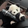 Plysj Panda Clutch Dekorasjon Bilvisker Blinklysbryter Ornamenter Søt Sløyfe Panda Bilvisker Dukke Auto Interiørtilbehør