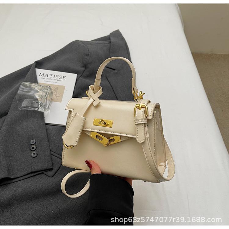 Textured Lock Portable Small Square Bag Women's 2025 New Versatile Classic Shoulder Messenger Bag Fashion Kelly Bag