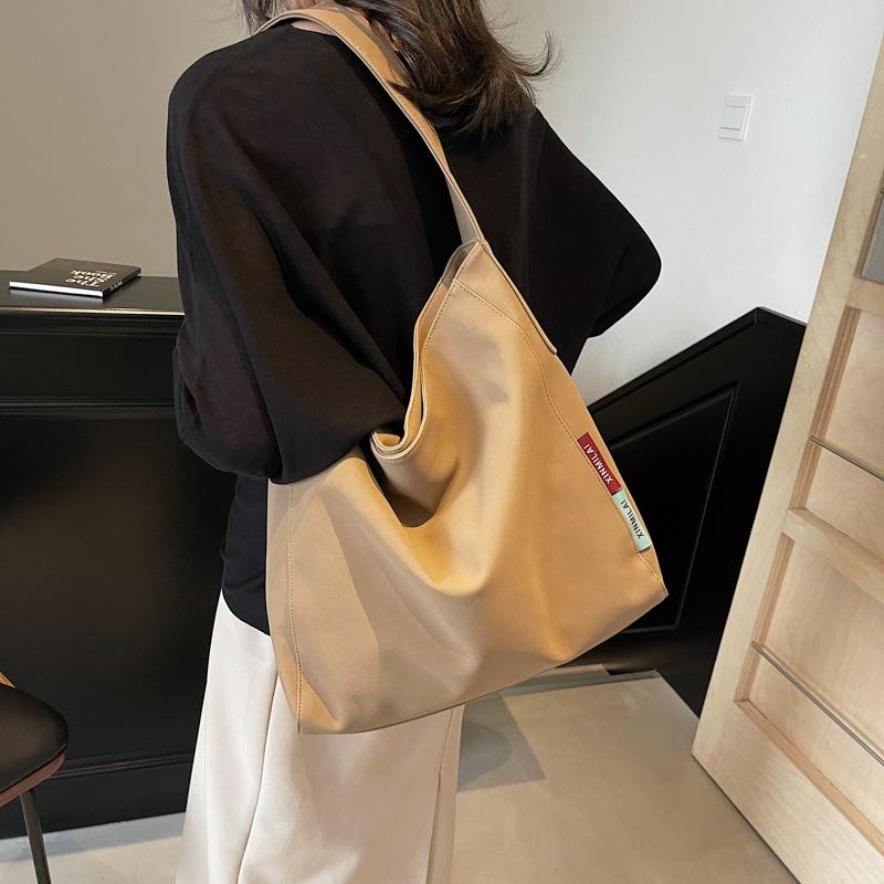 Lazy Wind Large Capacity Tote Bag Women's 2025 New Winter Retro Fashion Shoulder Bag Versatile Underarm Bag