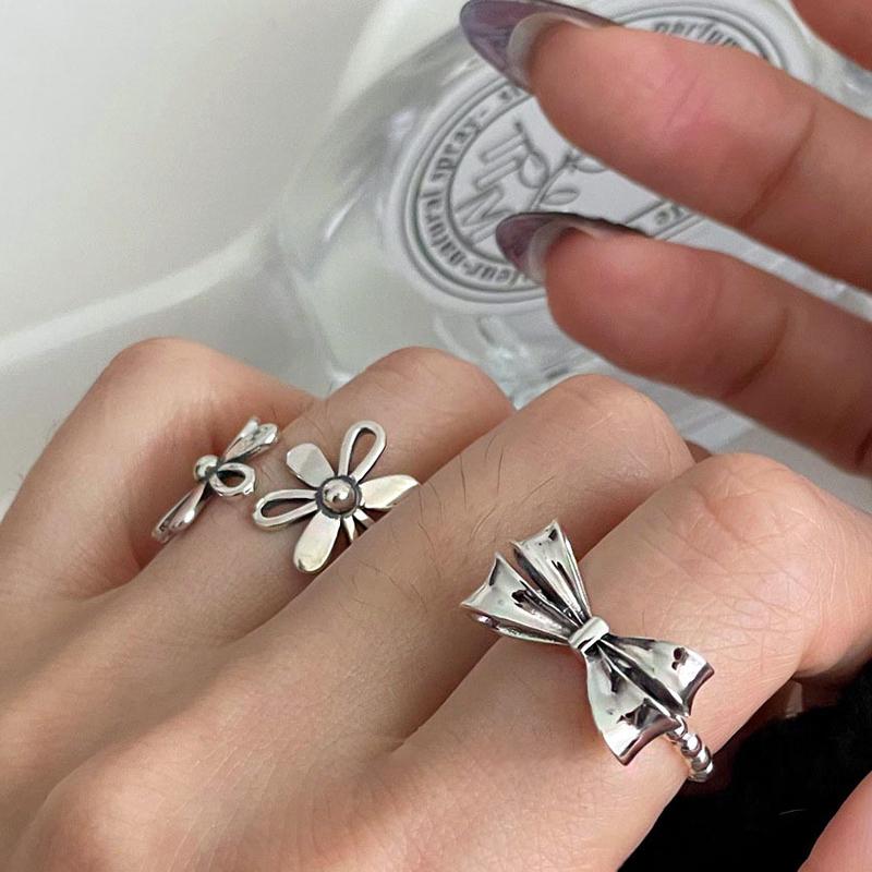 Y2K Vintage Flower Bowknot Open Ring for Women Metal Style Hollow Petals Silver Color Trendy Finger Accessories Fashion Jewelry