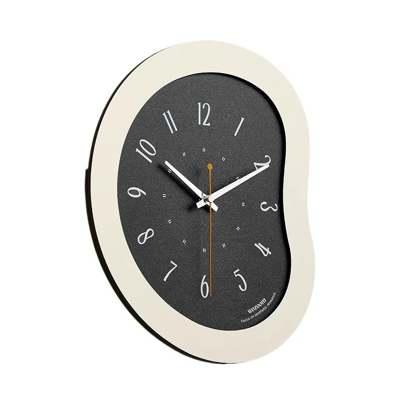 European Aesthetic Clock Wall Modern Art Creative Design Living Room Interior Wall Watch Simple Light Luxury