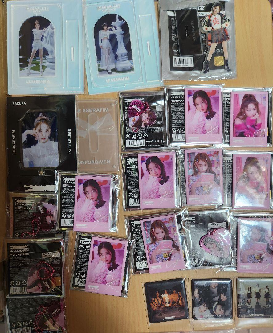 

[USED] SEVENTEEN LE SSERAFIM merchandise bulk sale