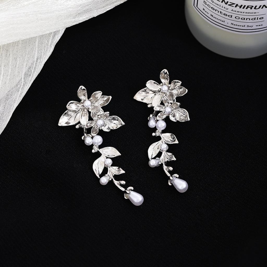 French Retro Exquisite Flower Pearl Earrings, Light Luxury High Sense Cold Style Fashion Temperament Earrings Women
