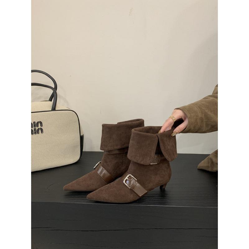 

2025 new retro slim versatile west heel pointed western boots women s suede short boots fashion button boots women s 39 темно-коричневого
