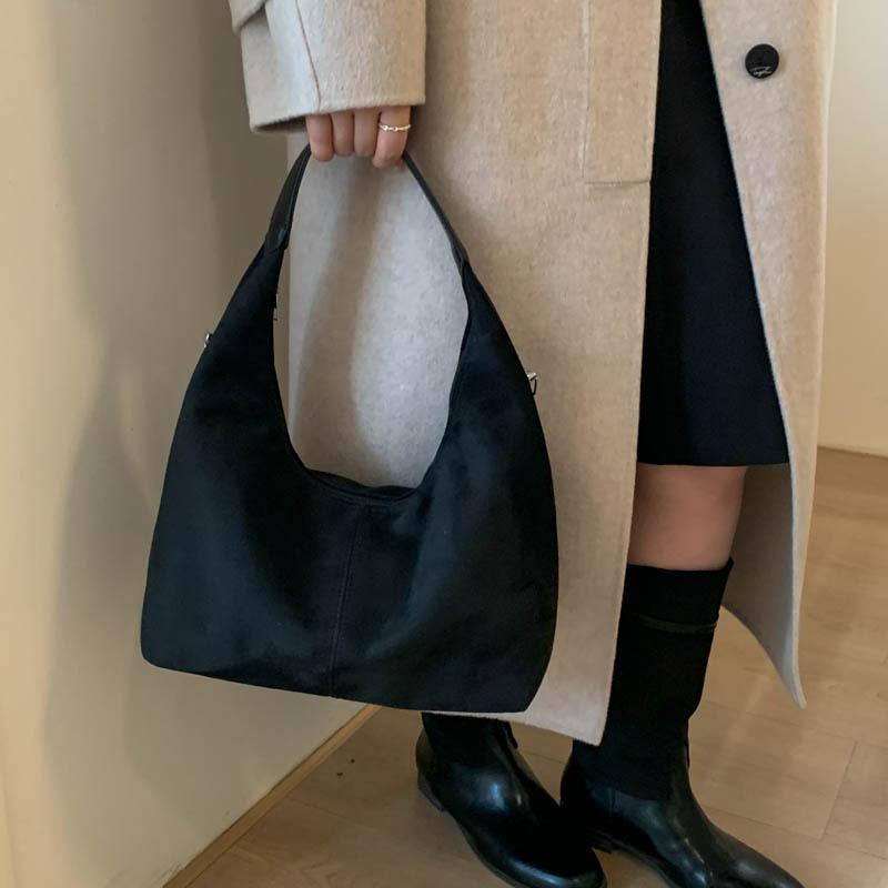 Versatile foreign style niche design dumpling bag 2025 fashion trendy girl new casual retro popular messenger bag bag