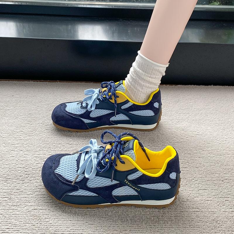 Sneakers women's new mesh breathable shock absorption lightweight running shoes are not tired