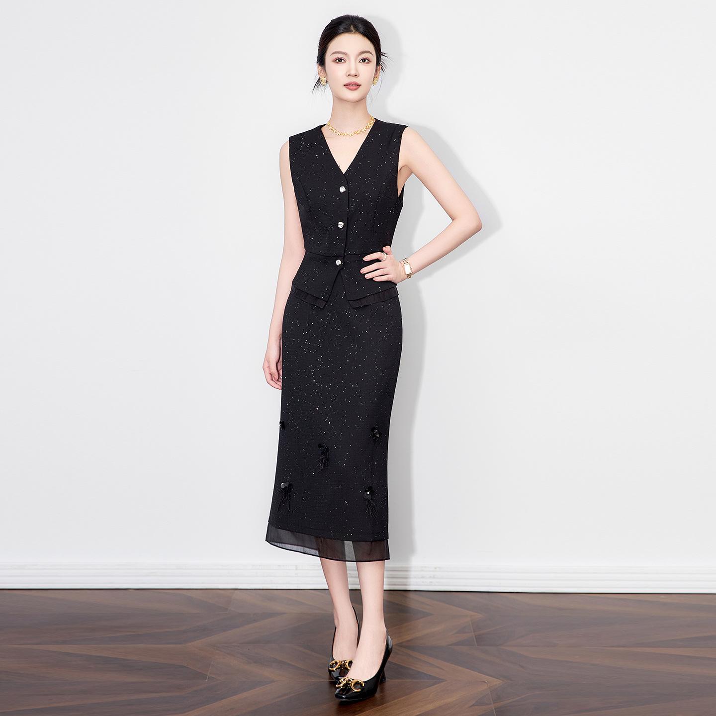 

Stylish V-Neck Vest & Star Sequin Organza Half Skirt Set S