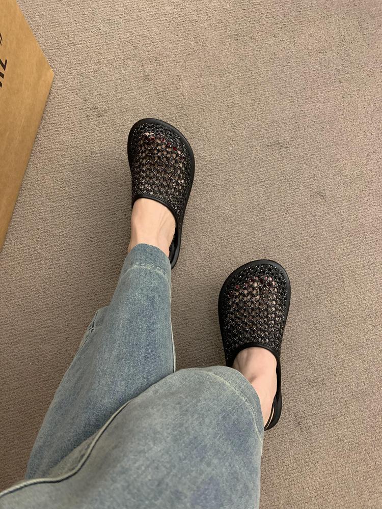 Round Head Flat Bottom Woven Breathable Slippers Women's Summer Wear 2025 New Soft Flat Bottom Bag Head Half Drag Sandals Women's Shoes