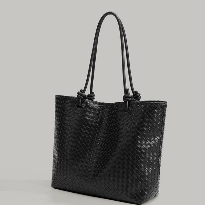 Fashionable and Versatile Single-shoulder Bag, Large-capacity Hand-carry, Casual and Casual Underarm Bag