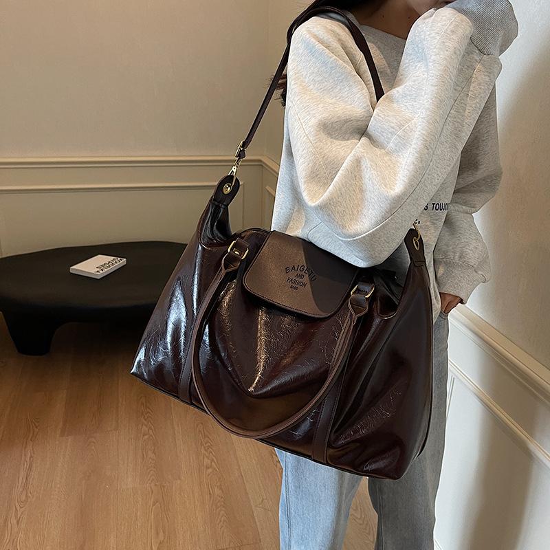 Fashion waterproof sports shoulder bag dry and wet separation sports fitness bag short business trip simple hand luggage