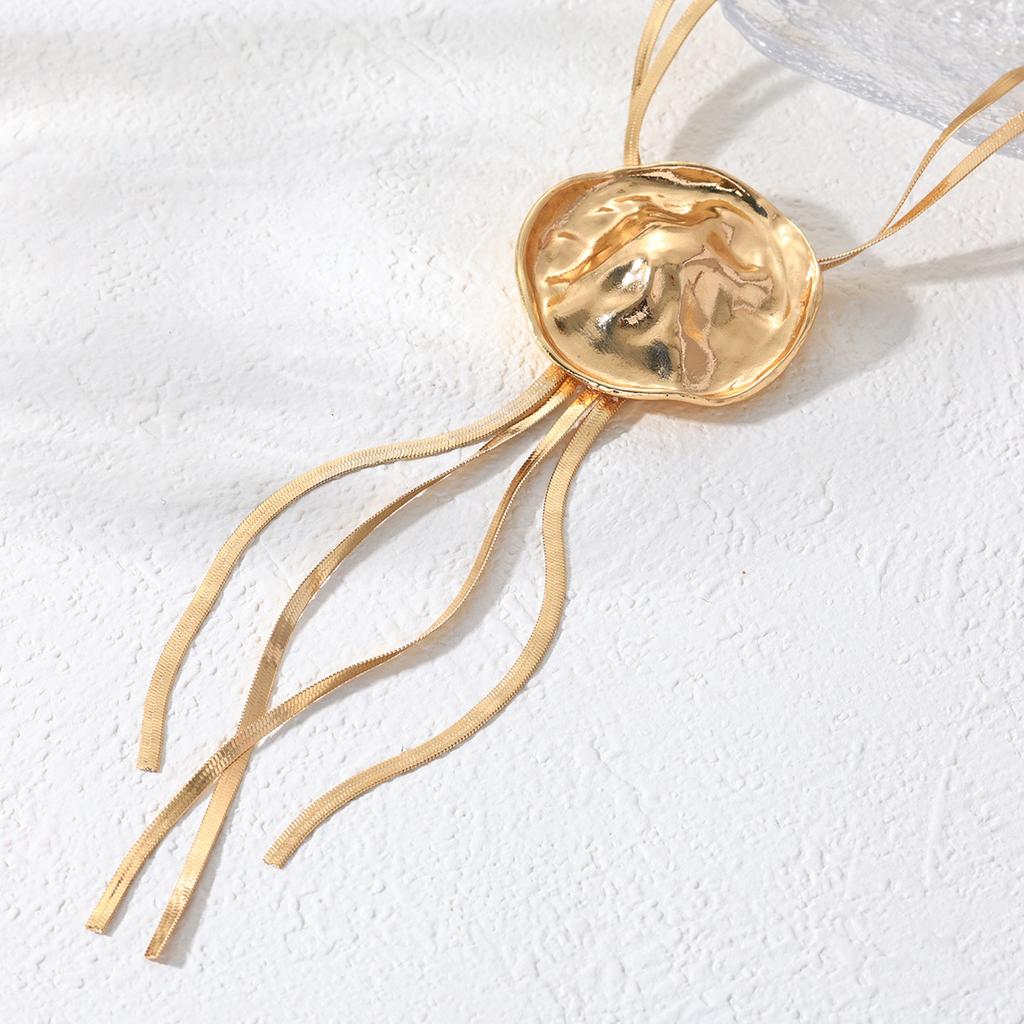 New Elegant Disc Tassel Golden Yellow Necklace Suitable for Banquet Parties Holiday Gifts