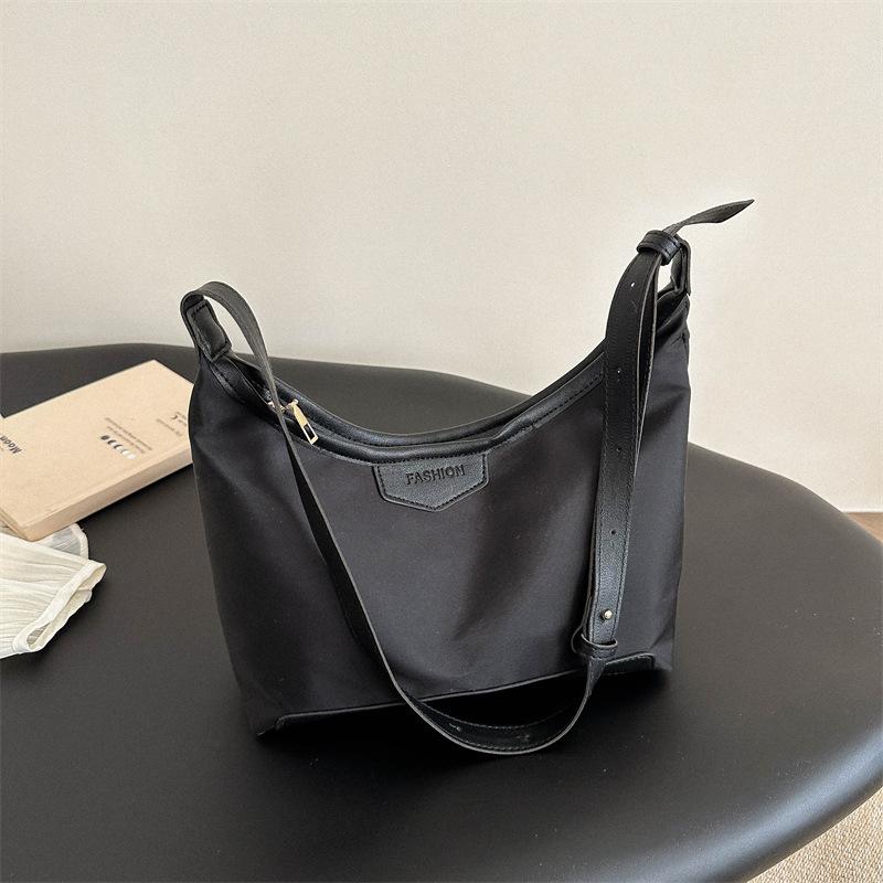 Niche Simple Bag Simple and Fashionable Commuter One-shoulder Crossbody Bag Spring New Fashionable Underarm Bag