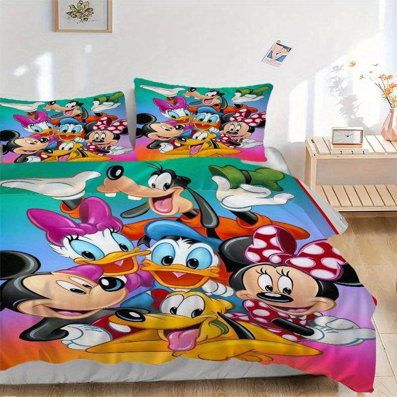 

3pcs Mickey Mouse & Friends Printed Quilt Set - Includes 1 Quilt Cover and 2 Pillowcases, Machine Washable - Suitable for All Seasons.S068 135x200cm