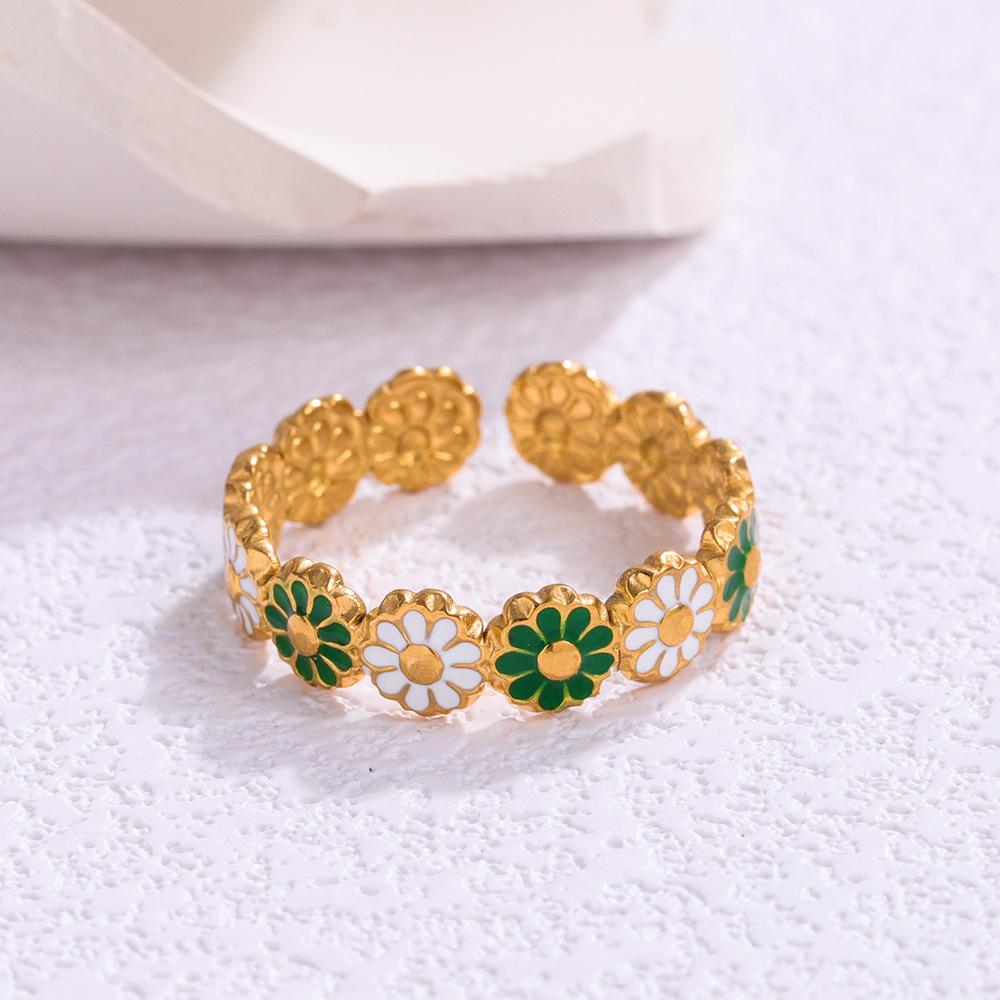 Anello in Acciaio Titanio Placcato Oro - Elegante Stile Ins da Donna con Sensazione di Alta Gamma e Design Semplice, Influenza Europea e Americana.
