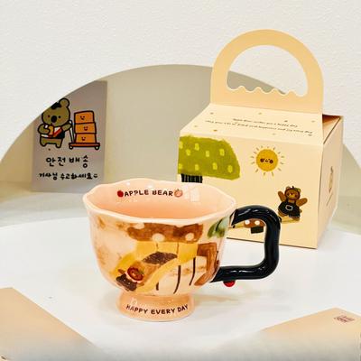 Künstlerische Tasse für Frauen Neuer Stil Handbox Keramiktasse Souvenir Büro Trinkwasser Zuhause Apfel Bär Tasse