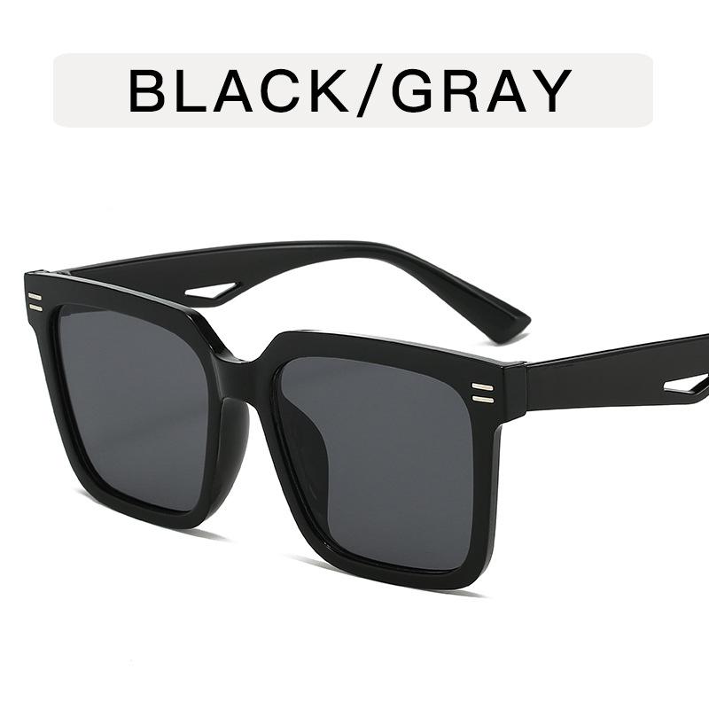 Korean Stylish Sunglasses Women Rivets Decoration Square Shape Male Sun Glasses Travelling Driving Sunglass for Women