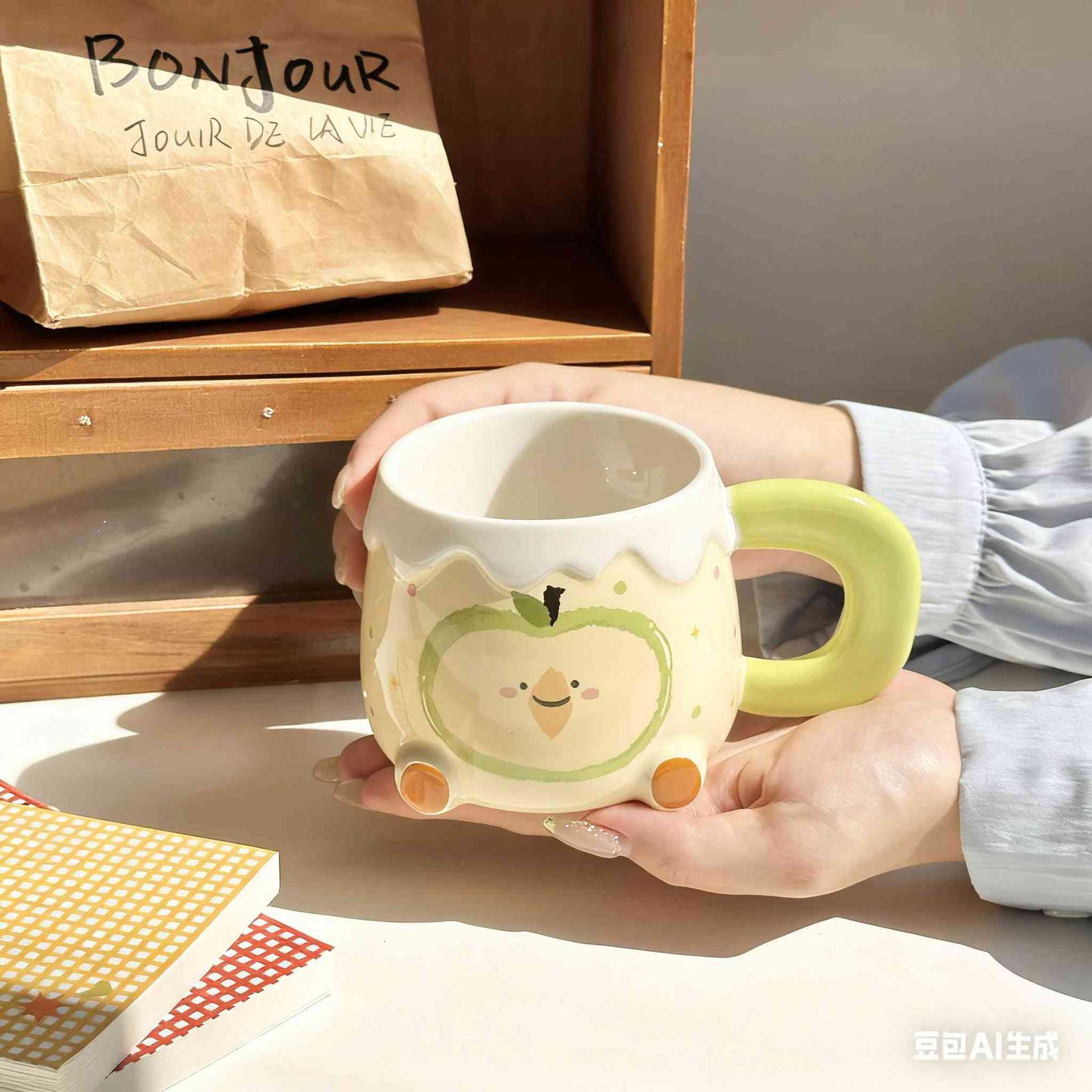 

Cute donut water cup gift box, high-value ceramic mug with lid, household couple water cup, birthday gift. 401-500ml