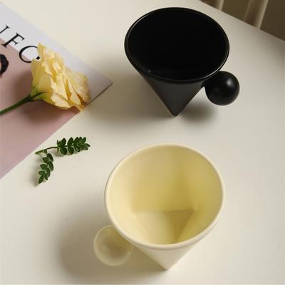 190ML Unregelmäßiger Becher Kreativer Dreieckiger Boden Becherliebhaber Frühstücksbecher Büro Kaffeebecher Wohnzimmer Kaffeetisch Dekobecher