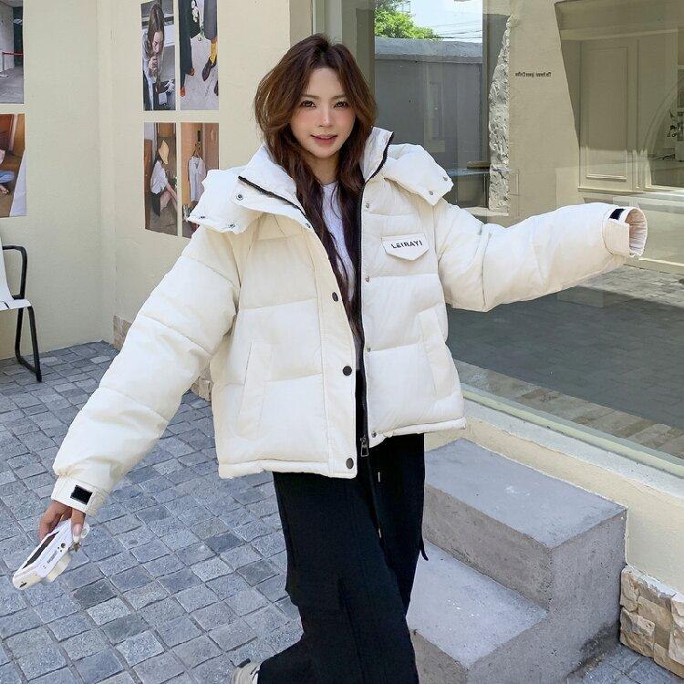 

Женская короткая ветрозащитная теплая зимняя куртка с капюшоном и кулиской 2XL бежевый