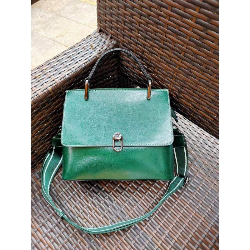 

Женская сумка Портативная на плечо Мессенджер Большая вместимость 26*13*21 зелёный