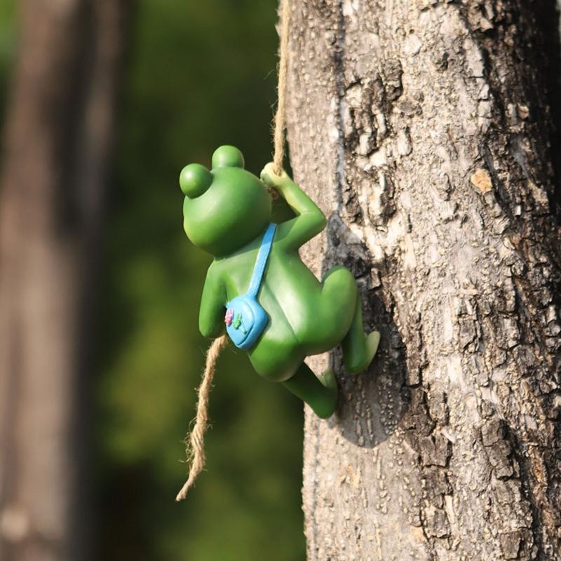 Outdoor Garden Climbing Animal Statues Hanging Animal Figurine with Hook Frogs/Rabbit Figurines for Wall Balconys Decors