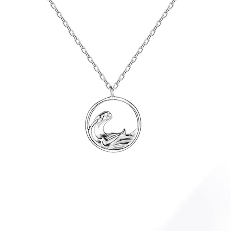 Colar de Prata Amor à Distância: Presente de Natal de um Casal Comemorando o Amor Através de Montanhas e Mares.