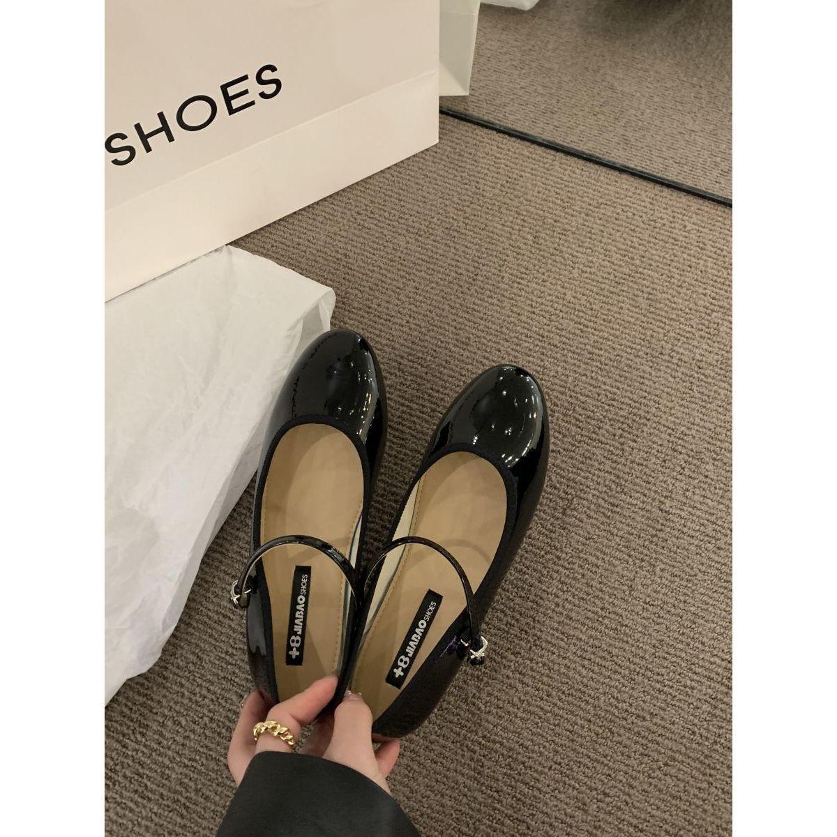 

Flat bottom round head shallow mouth ballet shoes women s shoes 2025 new spring retro small red shoes one-word buckle single shoes 39
