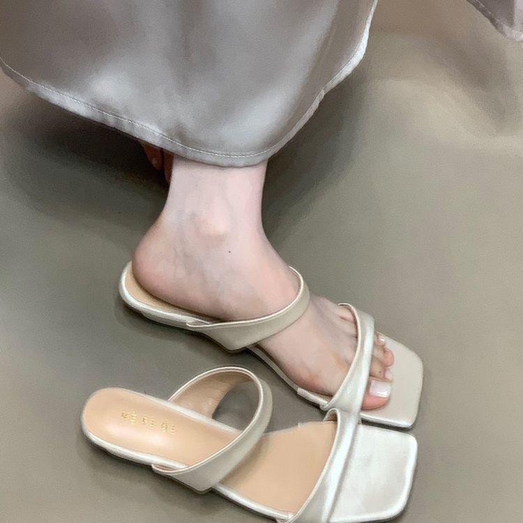 Open-toed cool slippers women's summer 2025 new sexy square head one-word drag summer commuter women's slippers