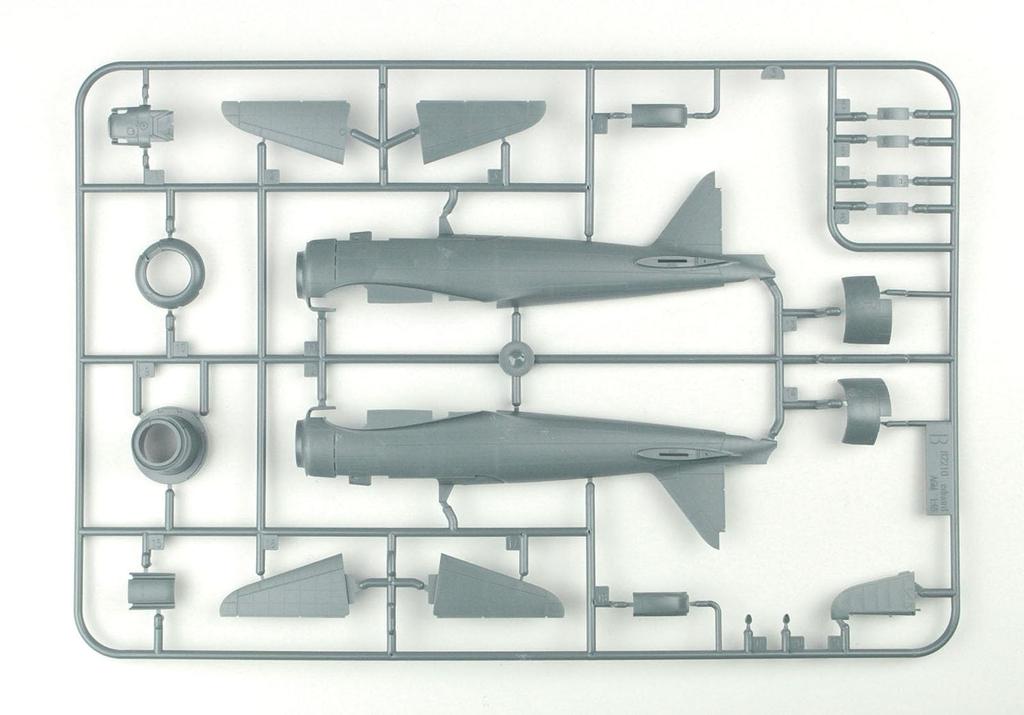 PLATZ 1/48 WWII Japanese Navy Zero Fighter Type 21, 1st Air Squadron (Aircraft Carriers Akagi/Kaga) Plastic Model AE-35 (Airplane)