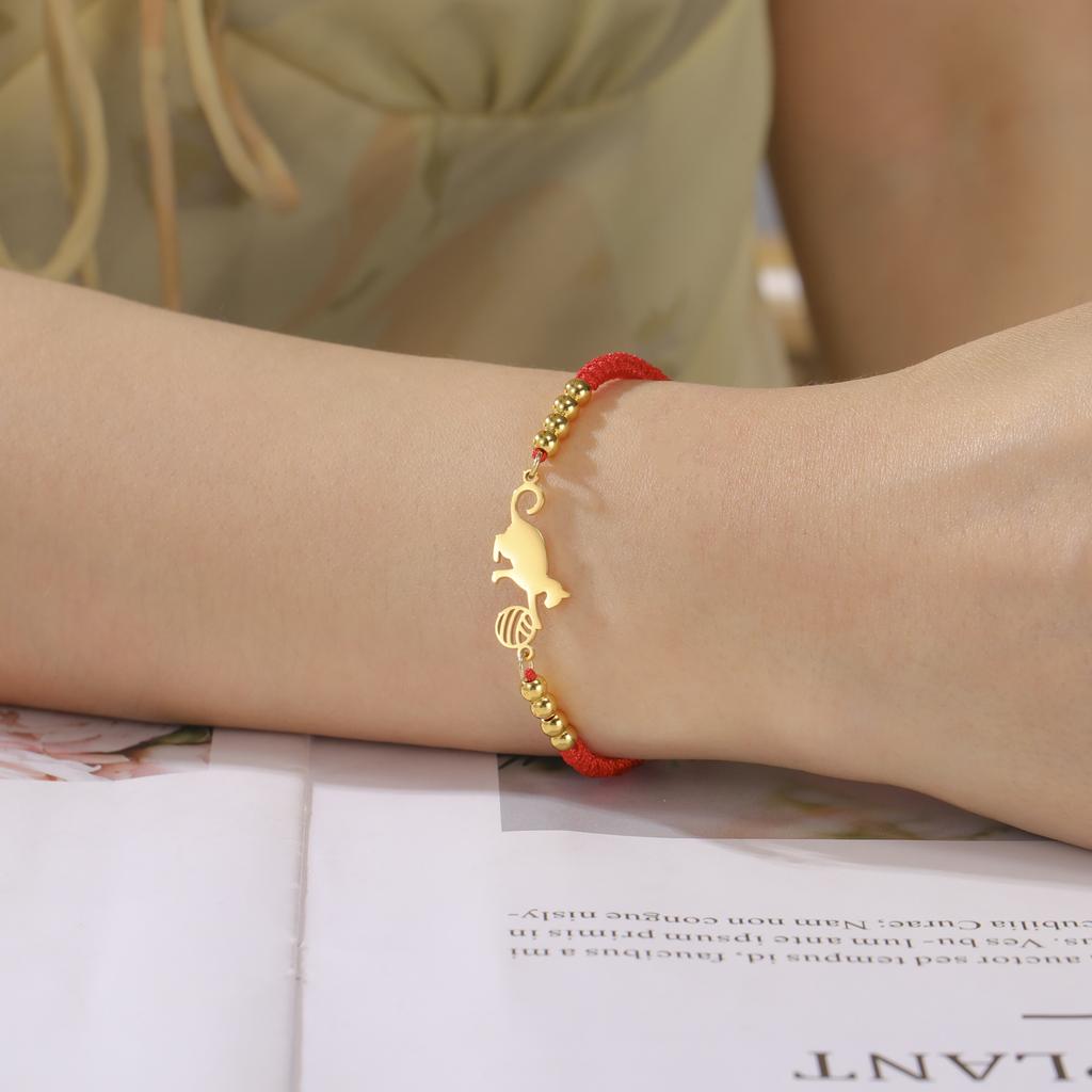 Cazador Cat Playing Ball of Yarn Bracelets for Women Stainless Steel Animal Cute Kitten Charm Bracelet Jewelry Wedding Gift 2026