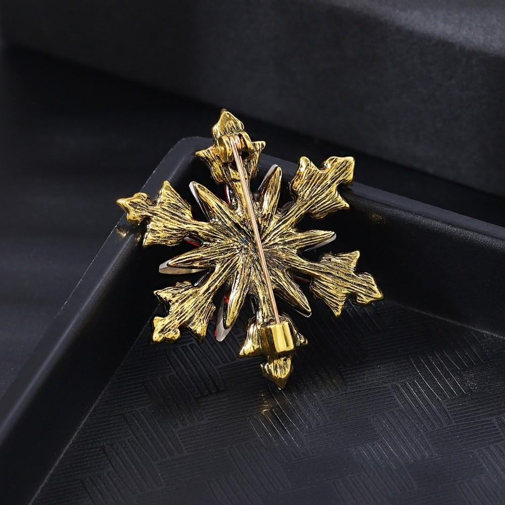 Versatile Rhinestone Pin Zinc Zinc Alloy Decorative Brooches Casual Christmas Snowflake Brooch Winter