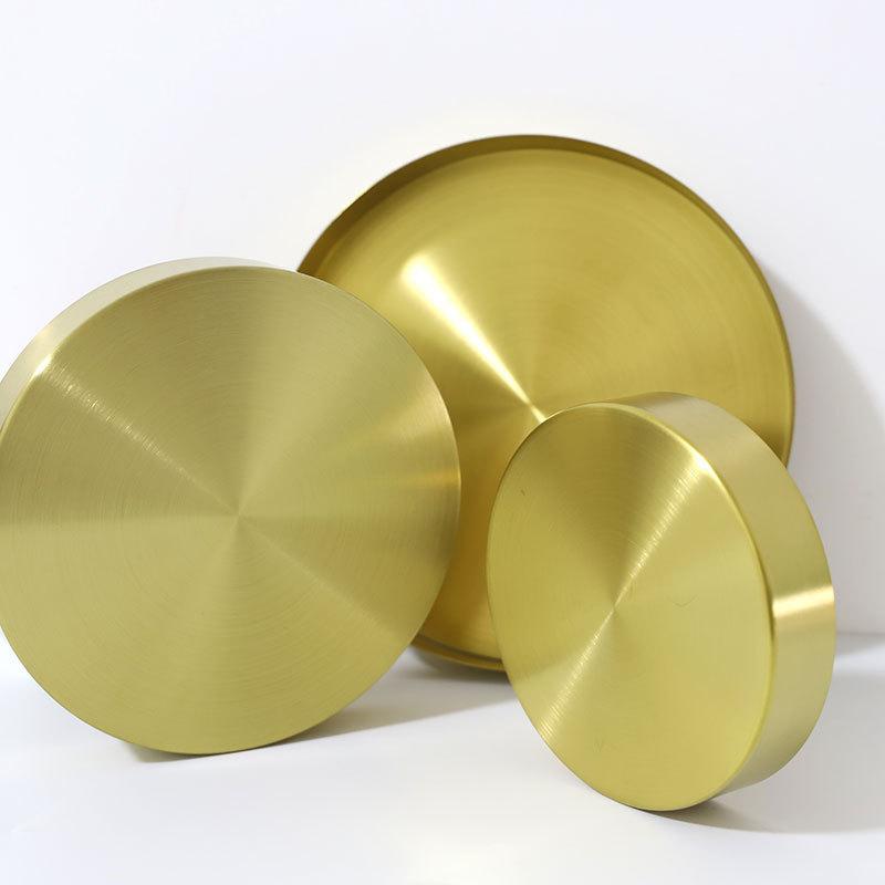 Elegant Metal Serving Plate With Electroplated Finish For Home And Hotel Use