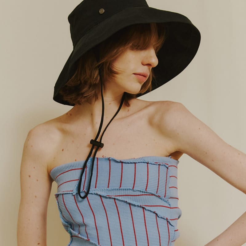 poesiedame [The shelter] Wide bucket hat in black