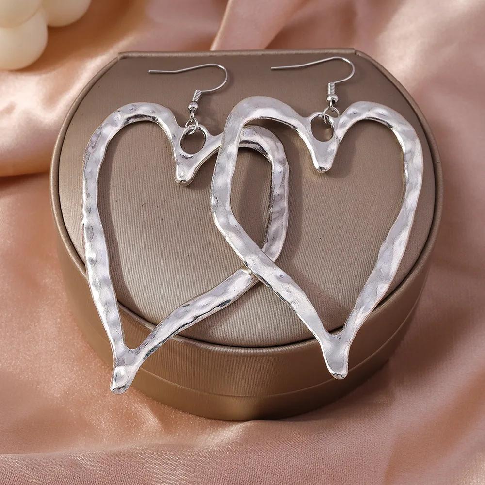 Women's Fashion Big Heart Pendant Necklace Exaggerated Unique Baroque Pearl Chain Love Heart Pendant Double-layer Necklaces