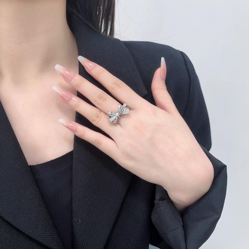 High-End Full Diamond Butterfly Ring, Female Tide Temperament Light Luxury Index Finger Ring Jewelry