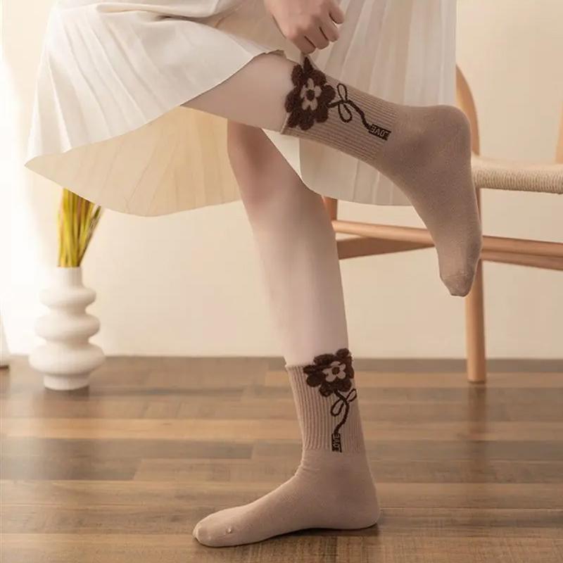 3 Pairs Casual Socks Cute Cartoon Mid Tube Socks Soft Comfortable Bear Pattern Autumn/Winter Letter Printing Women Cotton Socks