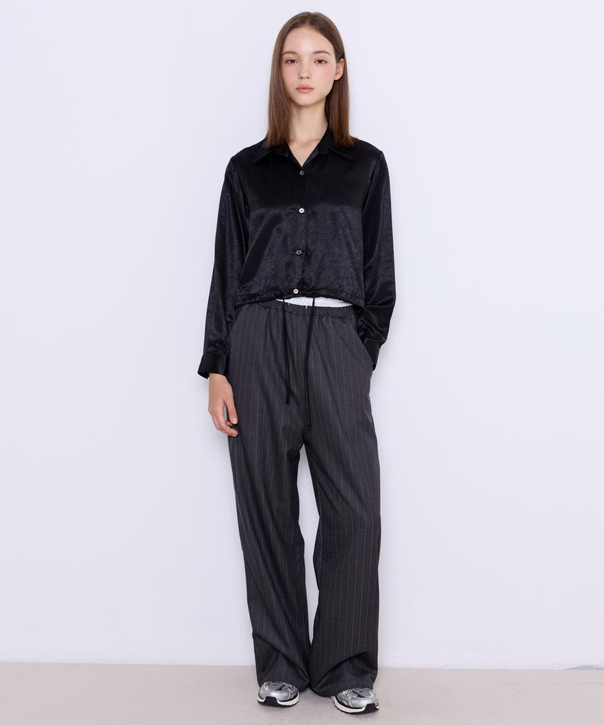 MANAVIS7 Crop Blouse [Black]