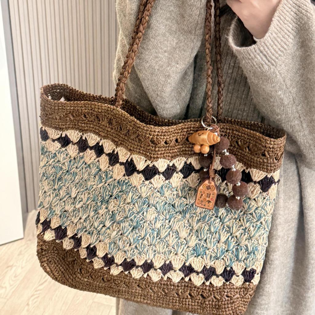 Korean Version Hollow Flower Shoulder Straw Bag New Summer Versatile Straw Bag Woven Bag Seaside Vacation Beach Bag