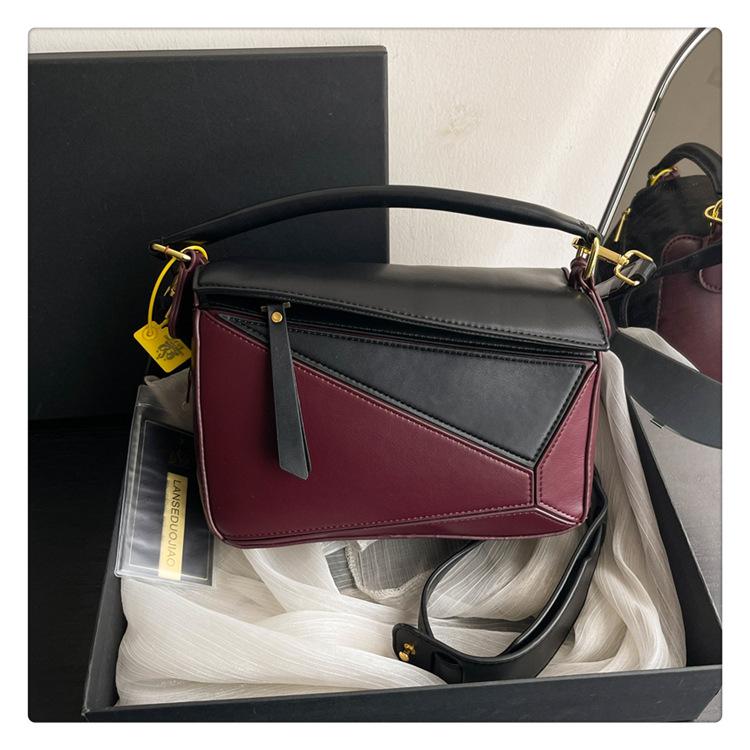 Портативная сумка через плечо с узором личи — фото 21