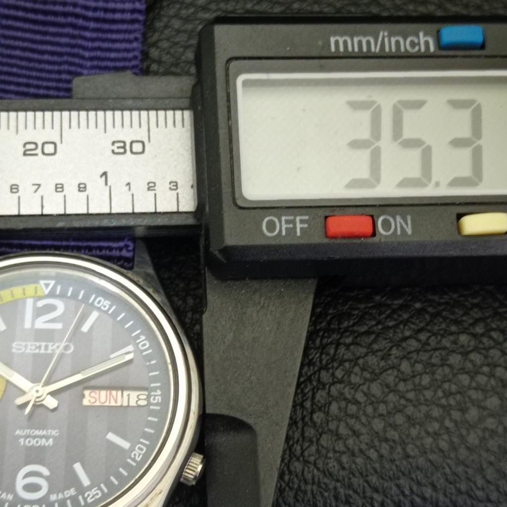 SEIKO 5 AUTOMATIC JAPAN MENS VINTAGE FERRARI DIAL WATCH a701425-5