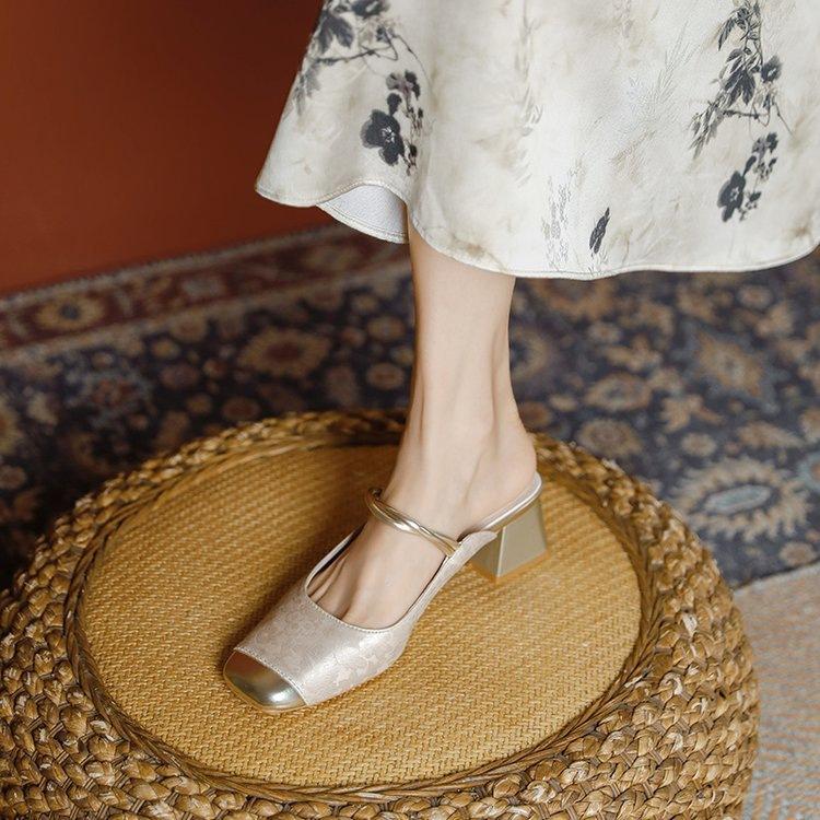 

Новые туфли Мэри Джейн в китайском стиле женские 2025 новые тапочки с принтом и квадратным носком летние с перемычкой и уличной подошвой 40