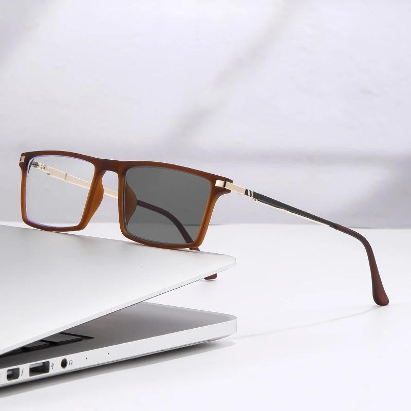 Photochrome Presbyopie-Brille für Herren Damen Progressive Multifokale Hochauflösende Lesebrille +1.5 +2.5