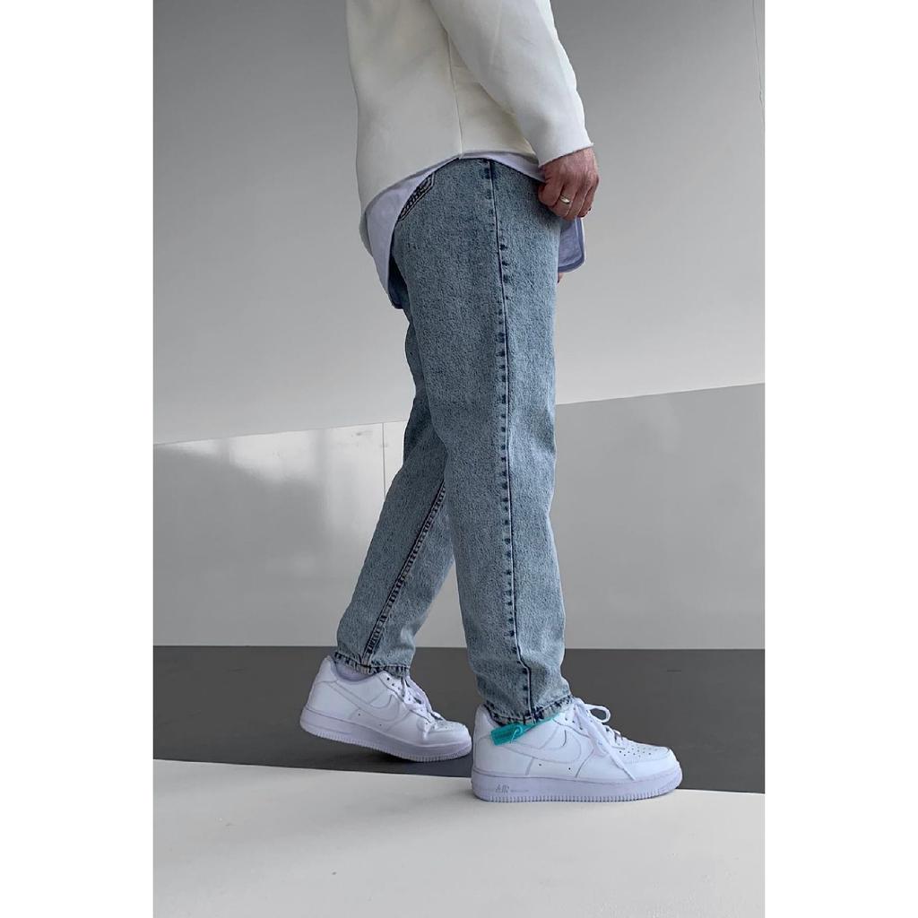 Blugi largi cu spălare acidă