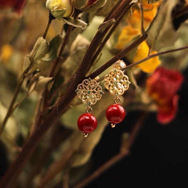 14K gold-wrapped hollow lace diamond stud earrings cinnabar red festive temperament high-end earrings earrings pendant earrings tide