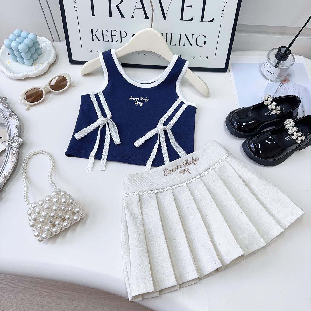 

Girls Stylish & Cute Summer Two-Piece Set: Fashionable Pleated Skirt & Top (EXB013) Size 140