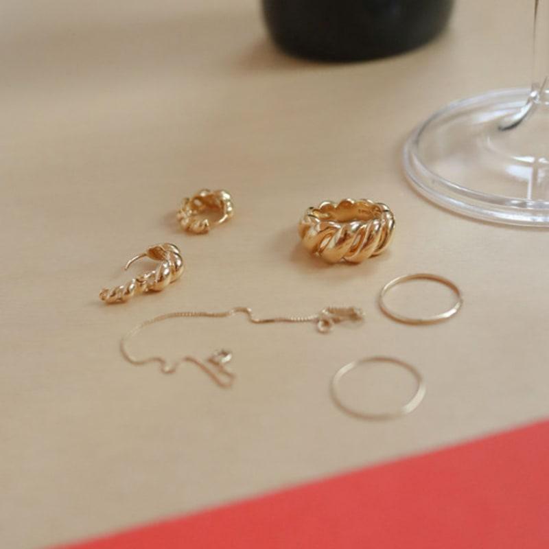 Moderní 14k zlatem plněné stříbrné výrazné náušnice na jedno kliknutí