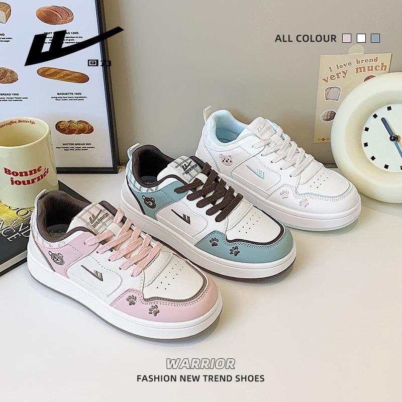 Small fresh and cute low-top casual board shoes pull back embroidered versatile little white shoes simple high school students daily commuting shoes