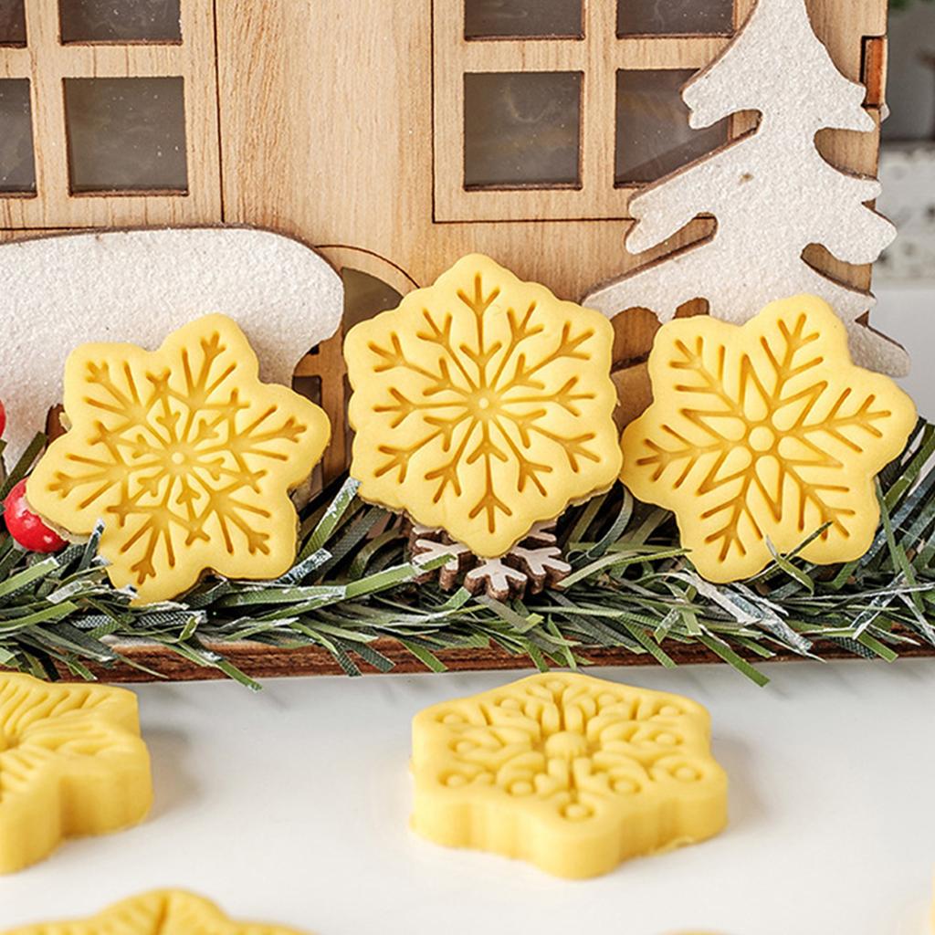 Christmas Snowflake Cookie Cutters Pressable Biscuits Mold Plastic Cookie Stamps DIY Cake Baking Tool Easy to Clean