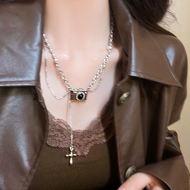 Exaggerated Retro Brown Camera Necklace Female Personality Hottie Hip Hop Fashion Trend Temperament Versatile Neck Chain Sweater Chain