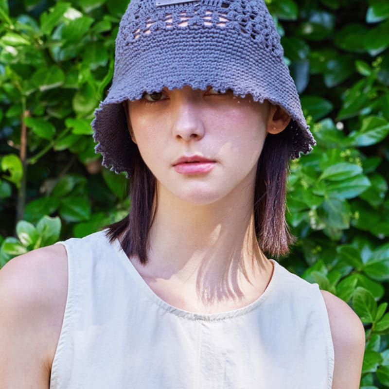 

VARZAR VA Вязаная панама-ведро серого цвета FREE